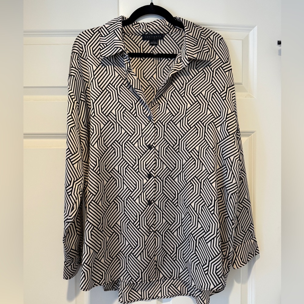 NWOT Sanctuary Women’s Black and Ivory Geometric Blouse Size L